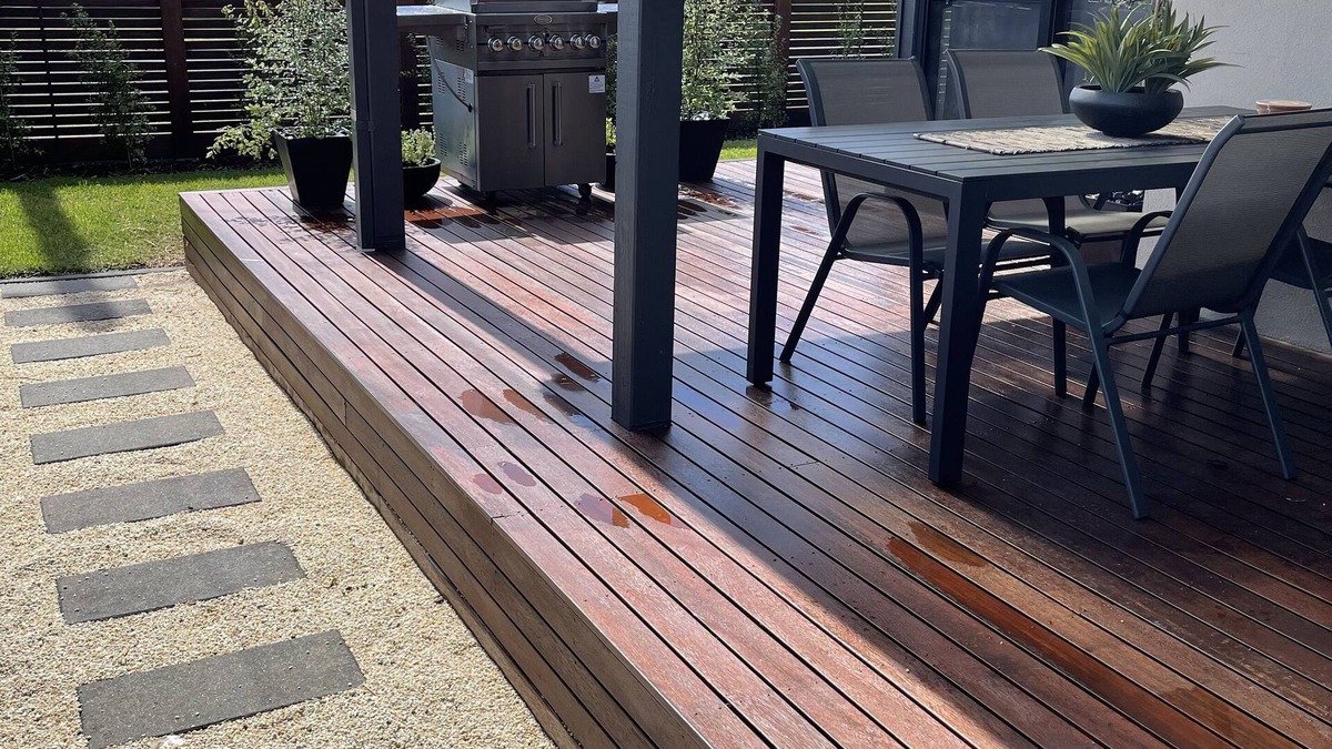 Safety Beach House | 5 minute walk to Beach and close to Dromana