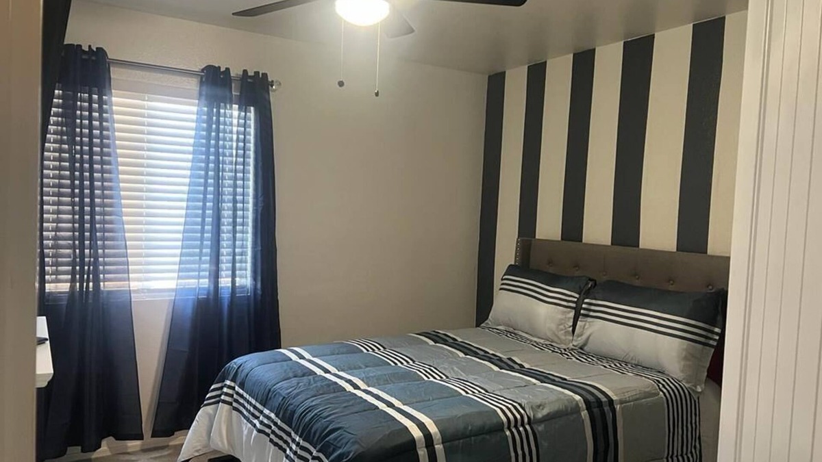 La Buena Vida House | 5 Minute Walk to the State Farm Stadium