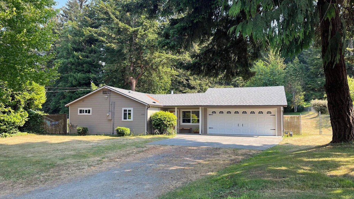 McKinleyville House | 5 minutes from Beaches and the Redwoods