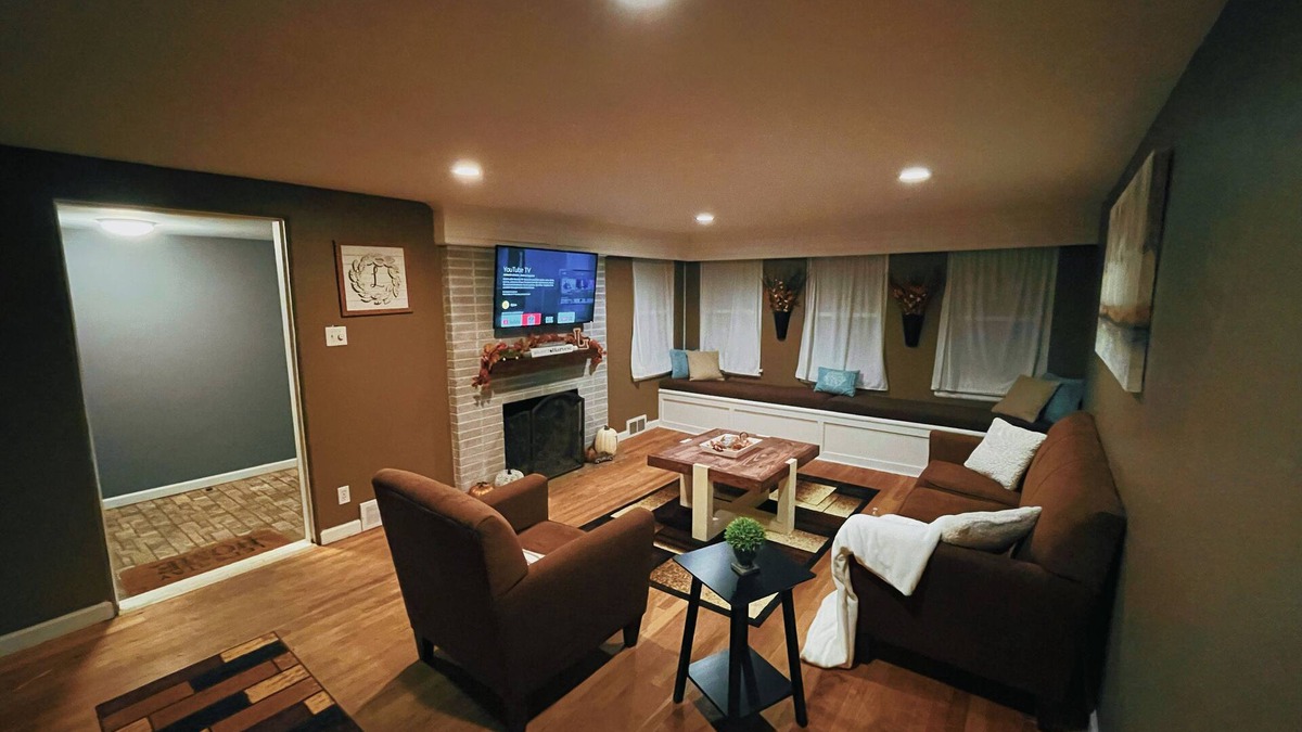 Roseland House | 5 Minutes from Notre Dame stadium