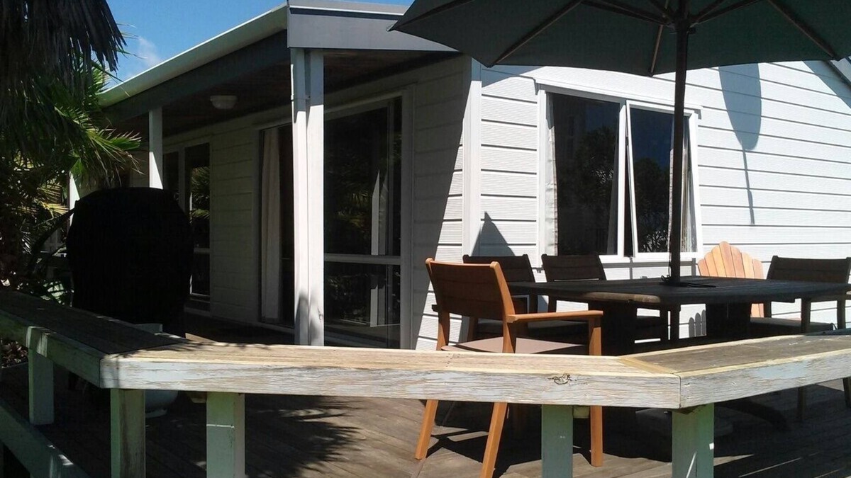 Matarangi House | 5 minutes walk to beautiful beach & shops, fully fenced section pet friendly.
