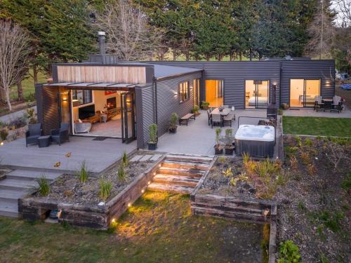 Masterton Villa | 5 o'clock Somewhere