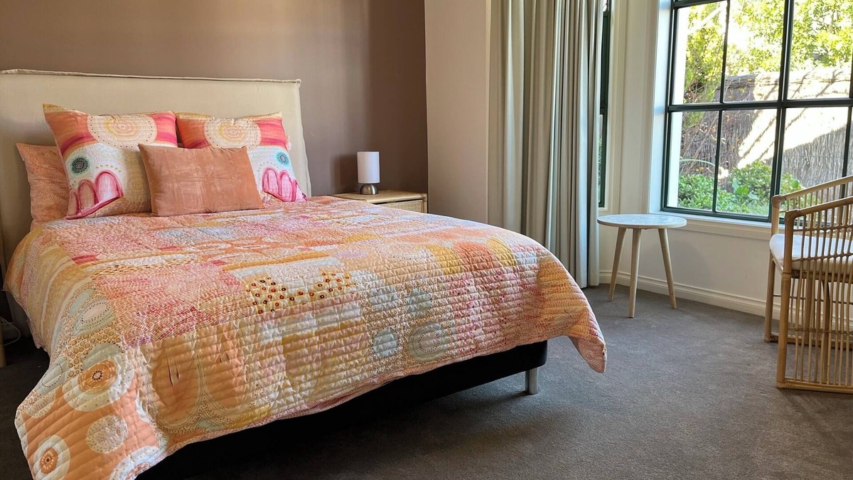 Brighton House | 5 Star Beachside Brighton- 3bed 1.5bath - easy access to surf, city & vines