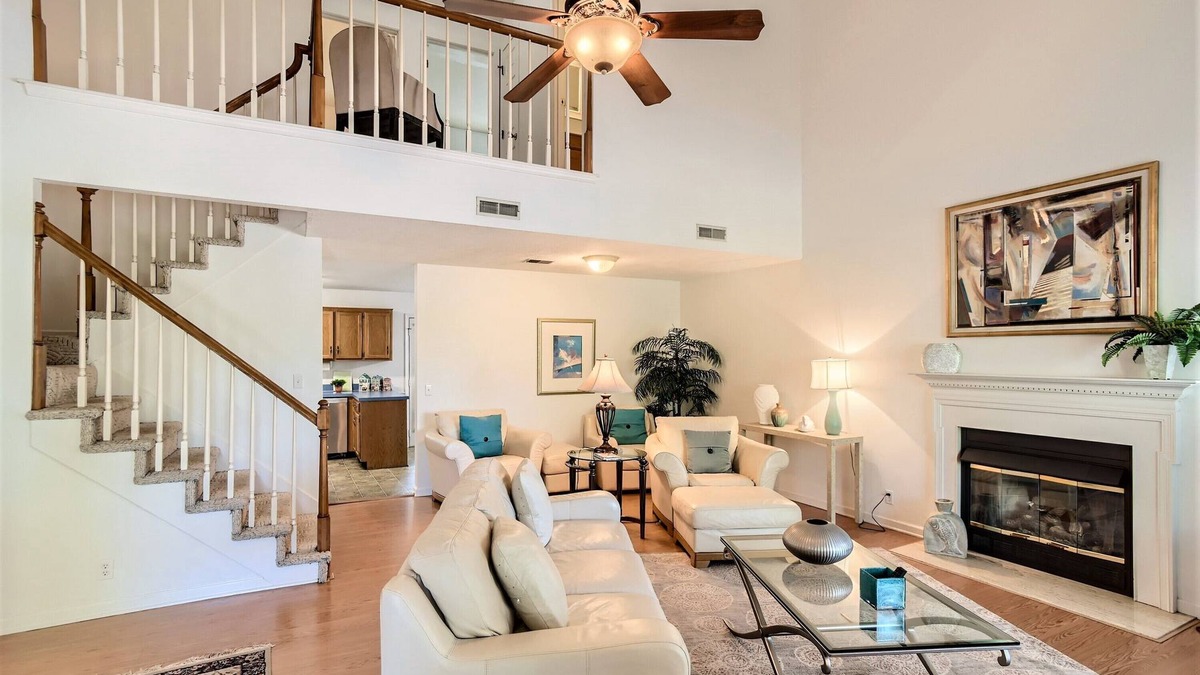 Windsor Green House | 5 Star Family Home Clean, Comfortable, Location