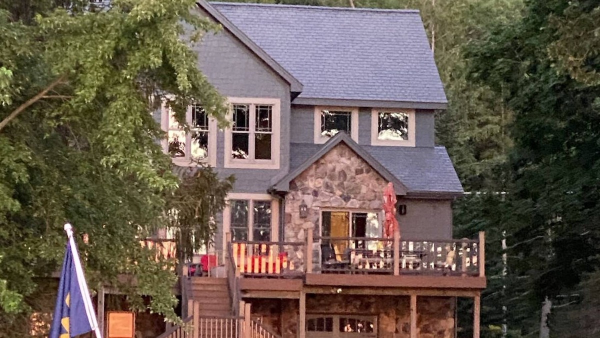 Swanton House | 5 Star GORGEOUS Deep Creek Lake Home on Lake
