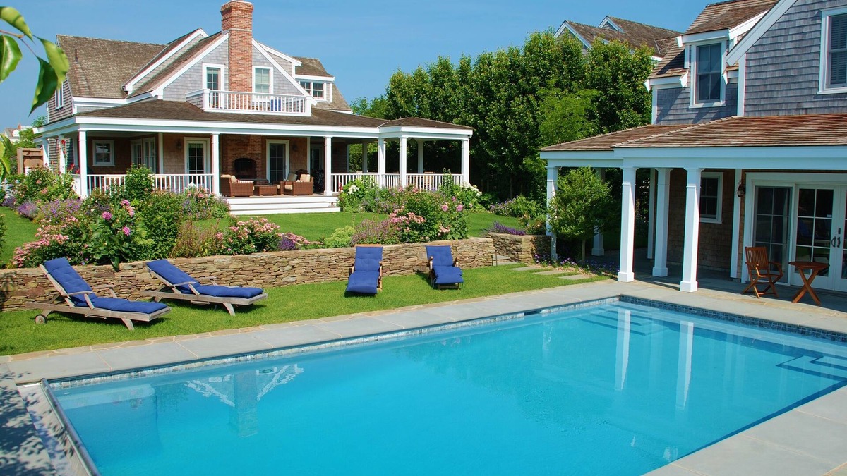 Cliff House | 5 star, grand 8 BR estate, large yard, pool, pond, walk to town & beach