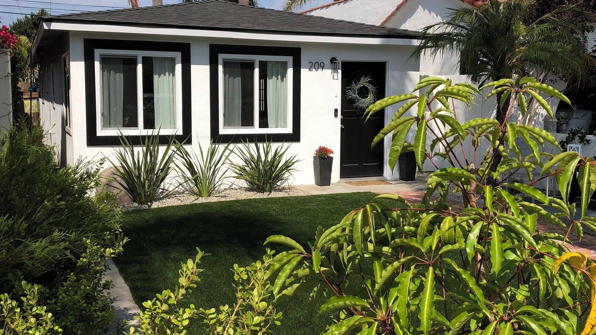 Huntington Beach House | 5-Star Huntington Beach Cottage