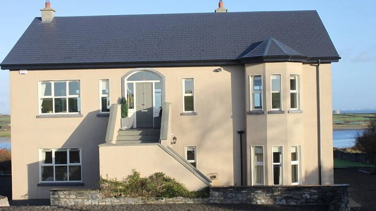 Burren House | 5 Star Luxury Home with Sea & Burren Mountain Views, New Quay, Co Clare