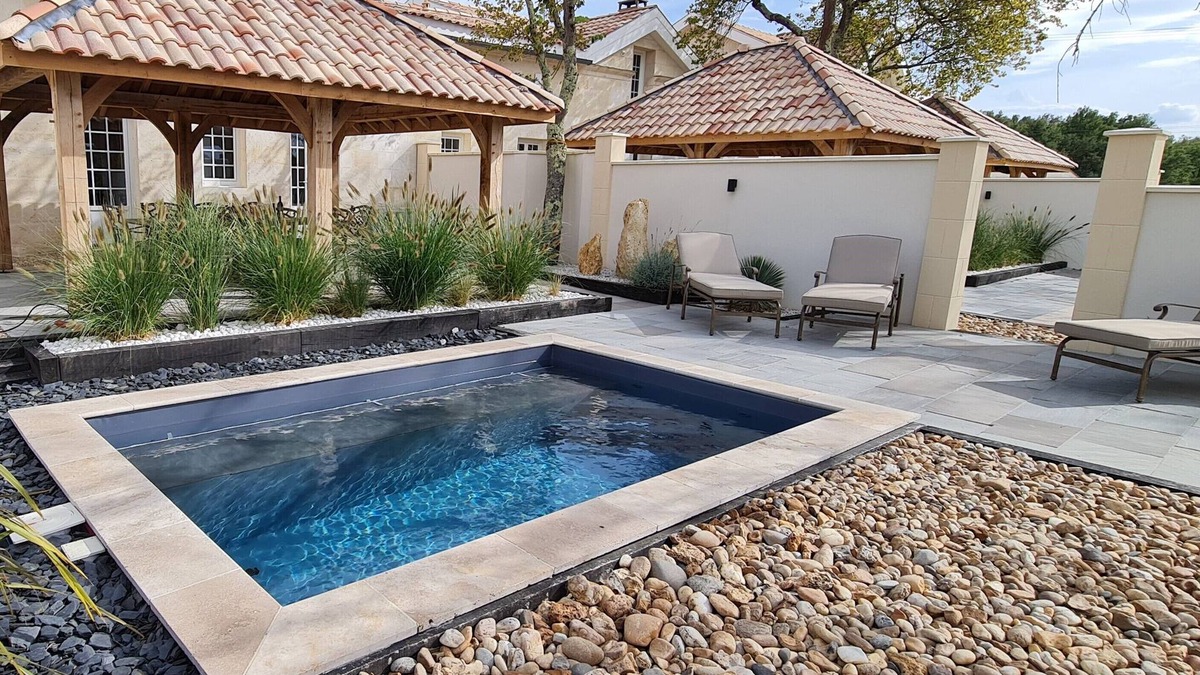 Villegouge Cottage | 5 star Luxury stone cottage with own private heated pool