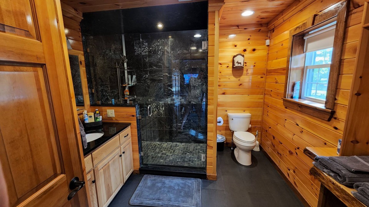 Reed Cabin | 5 Star Maine River Lodge in Wytopitlock with AC, WiFi