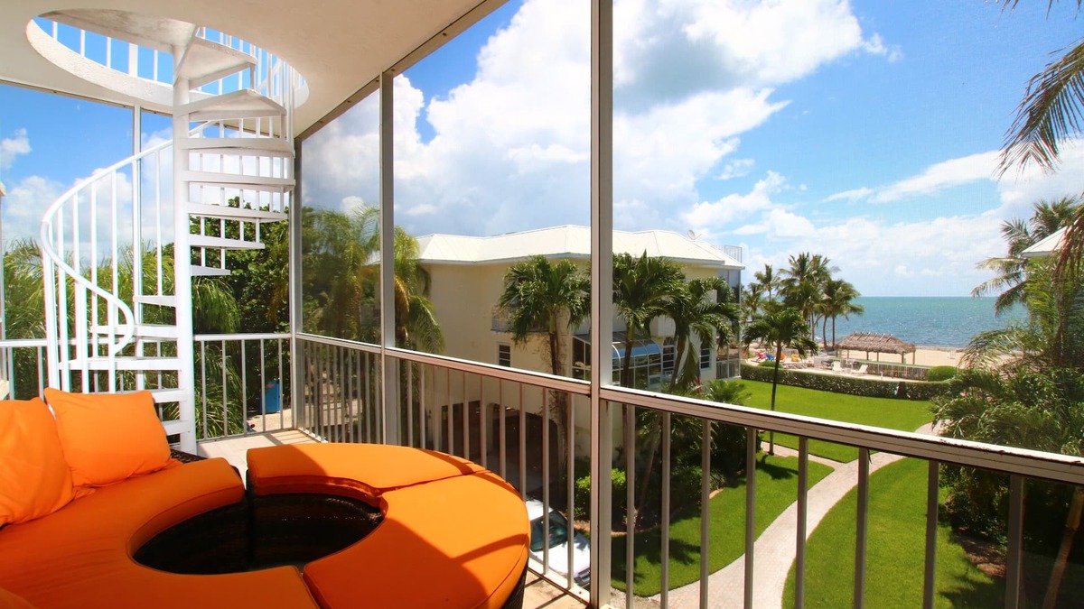 Islamorada House | 5 Star Modern Oceanfront Islamorada Townhome on the Beach!