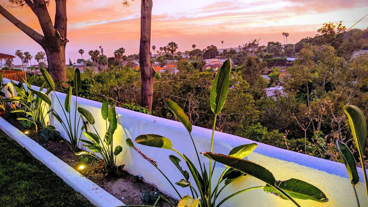 Coastal San Pedro House | 5 Star Oceanview Retreat - A Luxury Villa with Resort Amenities
