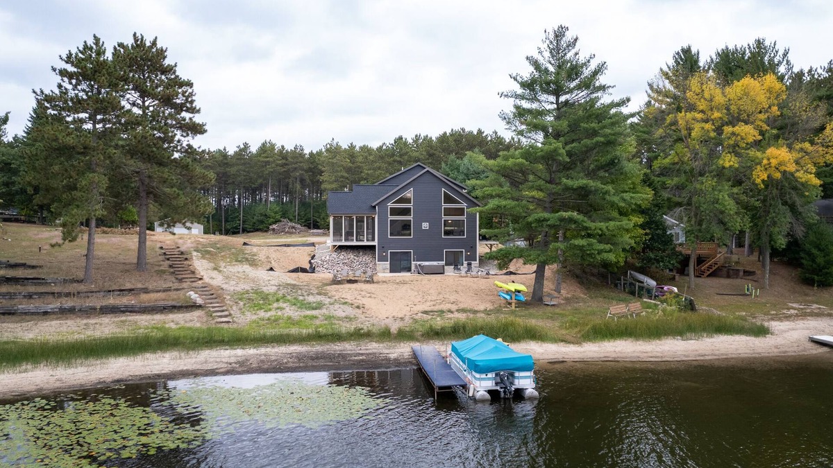 Wild Rose House | 5 Star Rated on Leading Vacation Rental Platforms