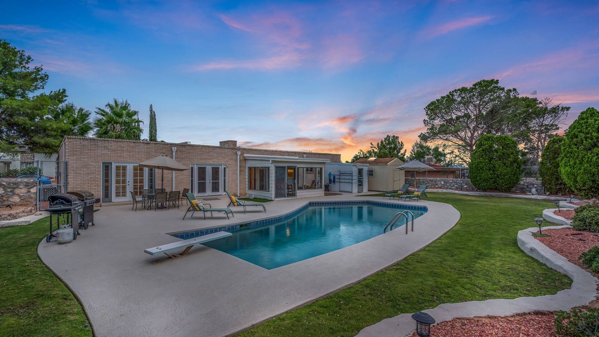 El Paso House | 5 Star-Tranquil Modern Oasis in the Desert!