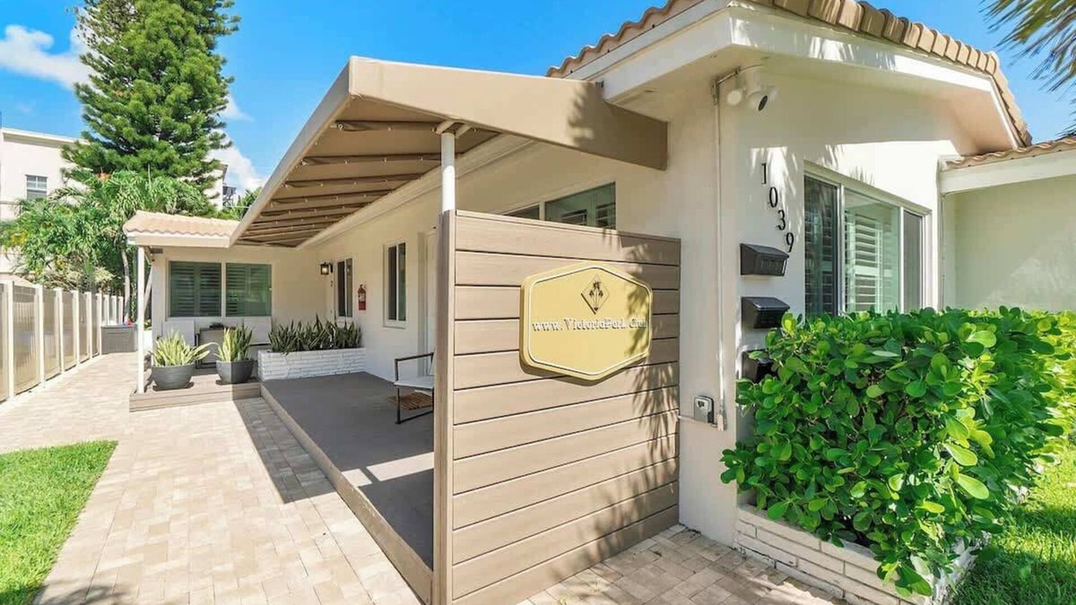 Lake Ridge House | 5 villas*Tropical pool*Tiki Hut