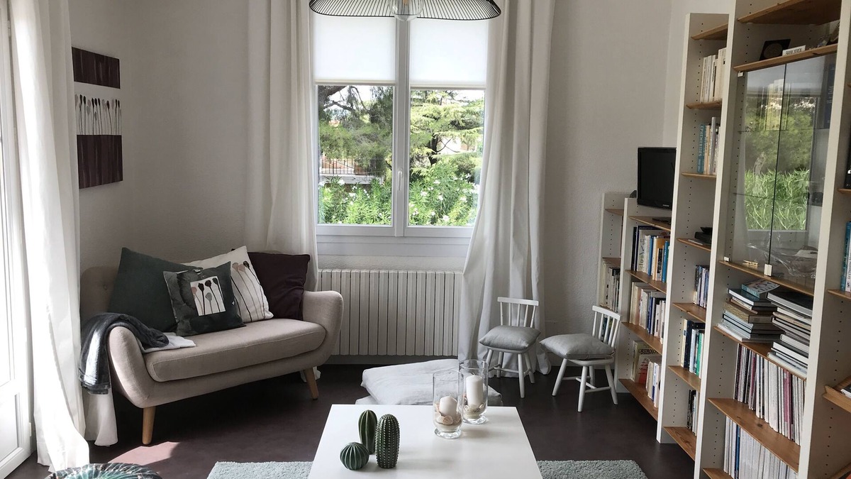 Saint-Cyr-sur-Mer Apartment | 5' walk from Les Lecques beach, independent apartment