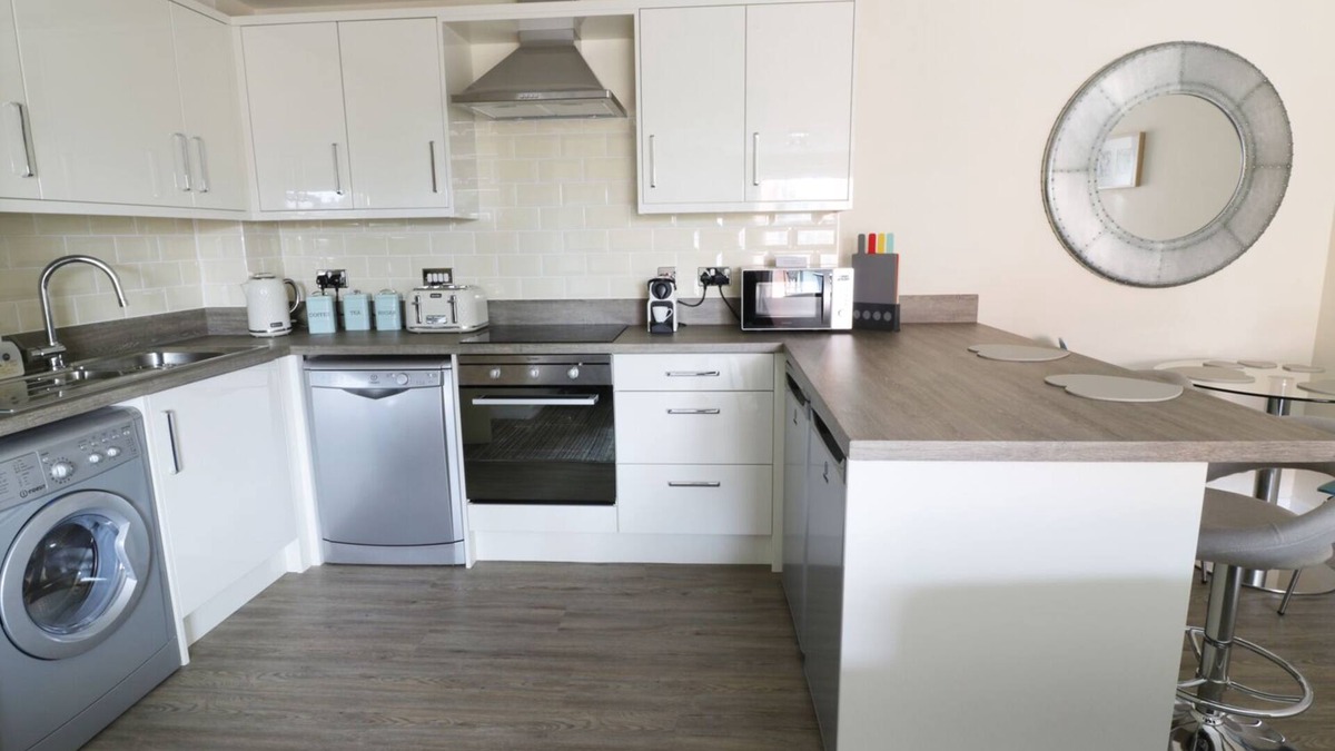 Stourport-on-Severn Apartment | 5 WINDERMERE, family friendly, with a garden in Stourport-On-Severn