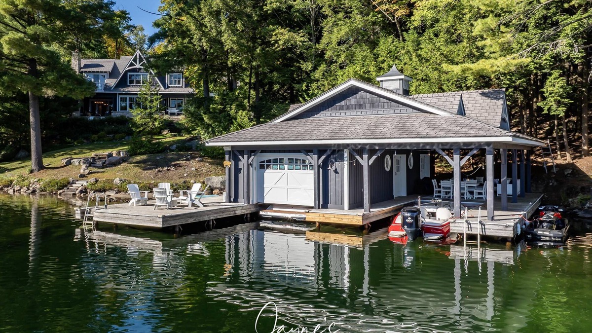 Seguin Cottage | 5-year old, Luxury Build on Joe! Immaculate Main + Guest Cottage! Tennis!
