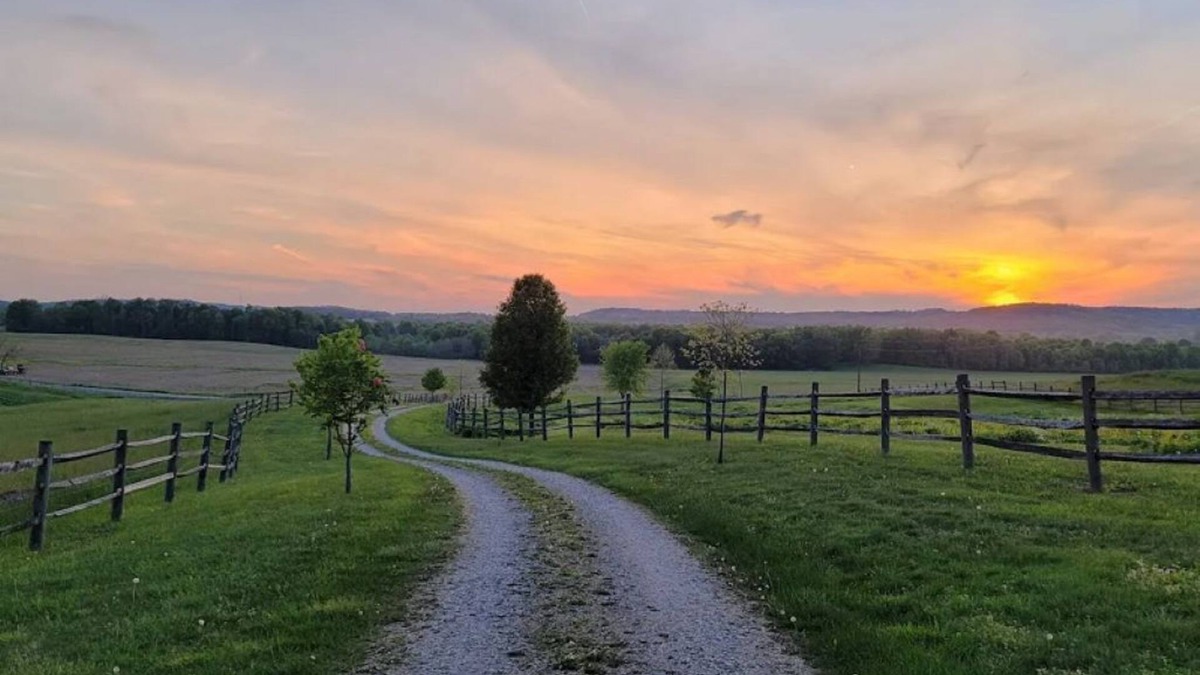 Nashport House | 50 acre's all to yourself.and the best sunsets