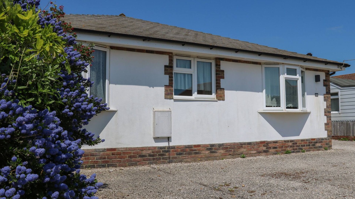 Pagham Cottage | 50 HARBOUR ROAD, pet friendly, with open fire in Pagham