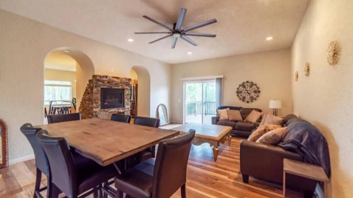 Michigan Hill House | 5000sqft W Indoor Hotub, Gameroom, Views & Private Suite!