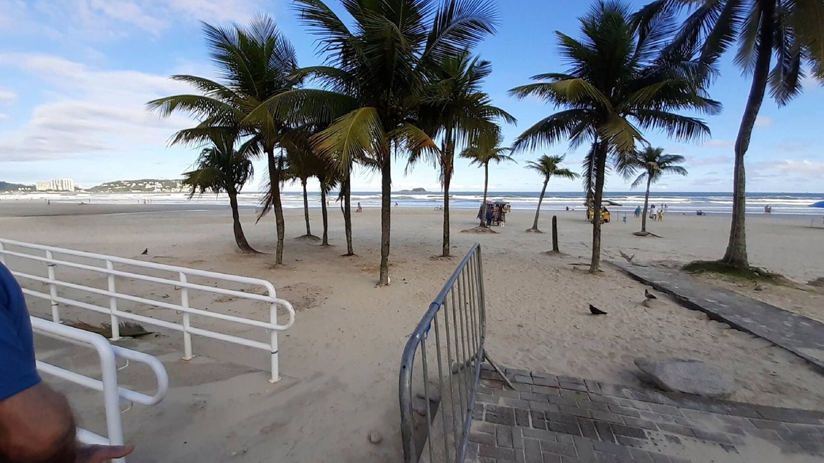 Enseada Apartment | 500m da Praia, BIWA Edifício com Piscina, 1garagem, WI-FI, Portaria 24hs, churrasqueira, playground, jardim, Centro do Guarujá, SP