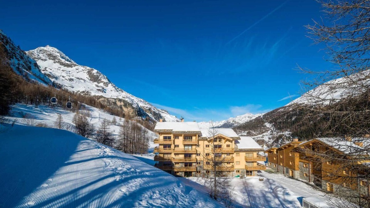 Les Boisses Apartment | 50m from ski slopes, 3rd floor, view valley, fitness, swimming pool, sauna, hammam, balcony, tv