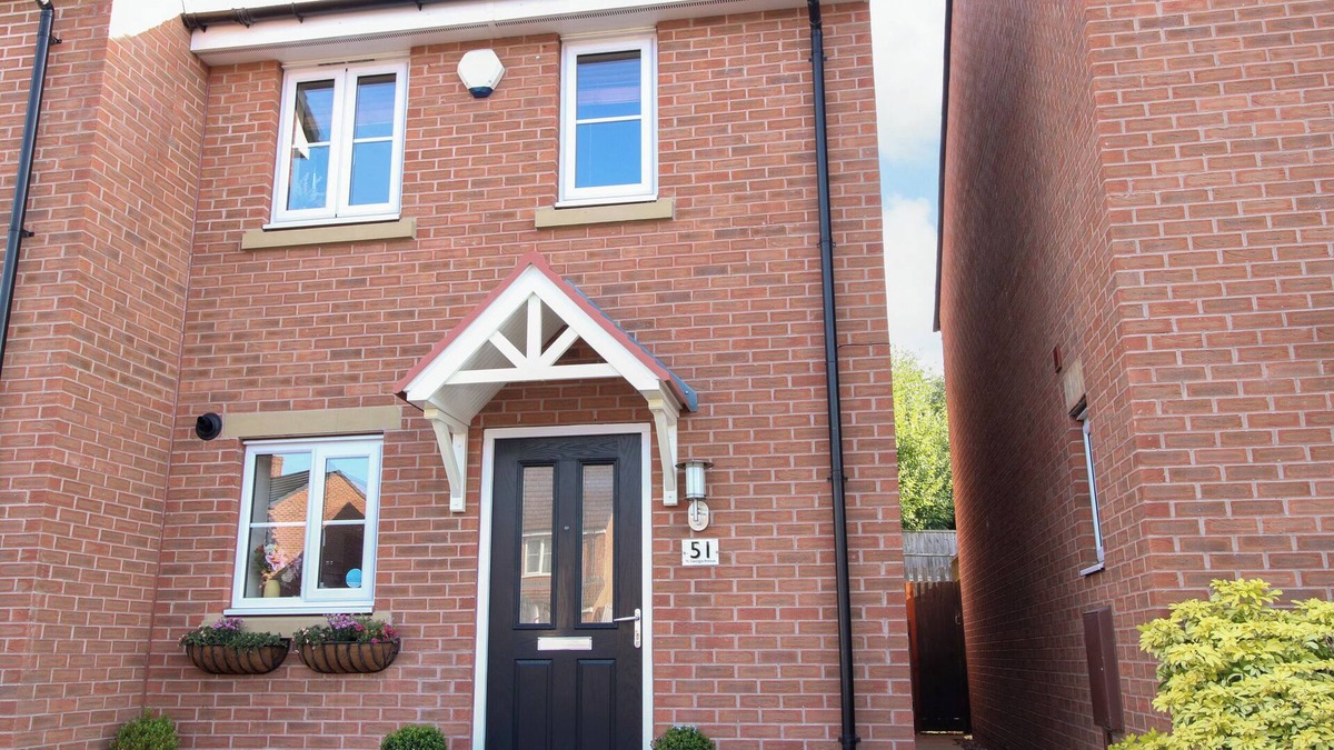 Oakengates Cottage | 51 ST. GEORGES AVENUE, pet friendly, with a garden in Telford