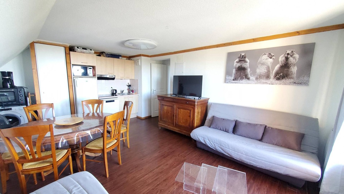 Besse-et-Saint-Anastaise Apartment | 5154b
