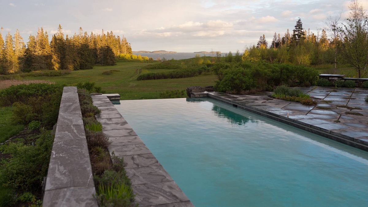 North Haven House | 52 Acre Oceanfront Retreat W/nature Trails And Beaches