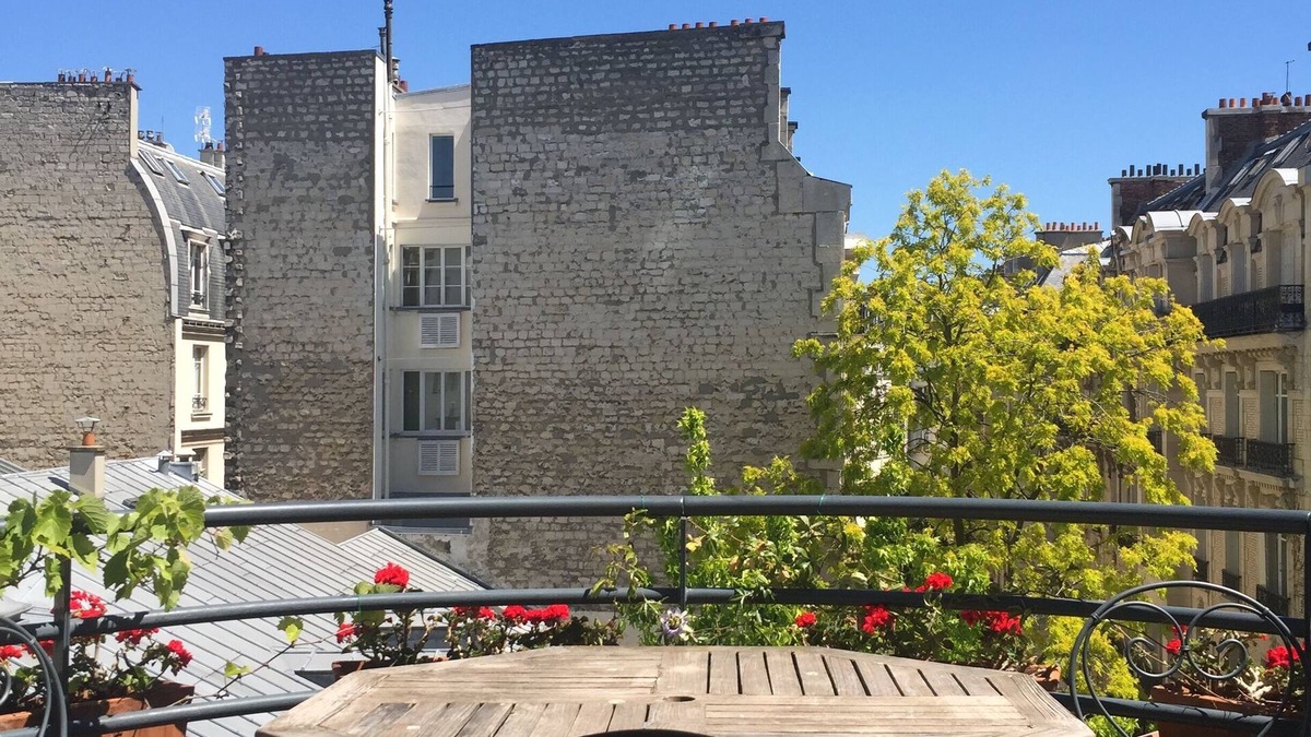 Quartier Saint-Georges Bed & Breakfast | 52 Clichy B&B - Your Central Paris Luxury Home From Home