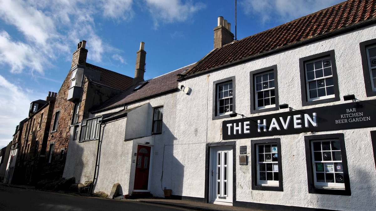 Cellardyke House | 54 On the Rocks- characterful coastal cottage