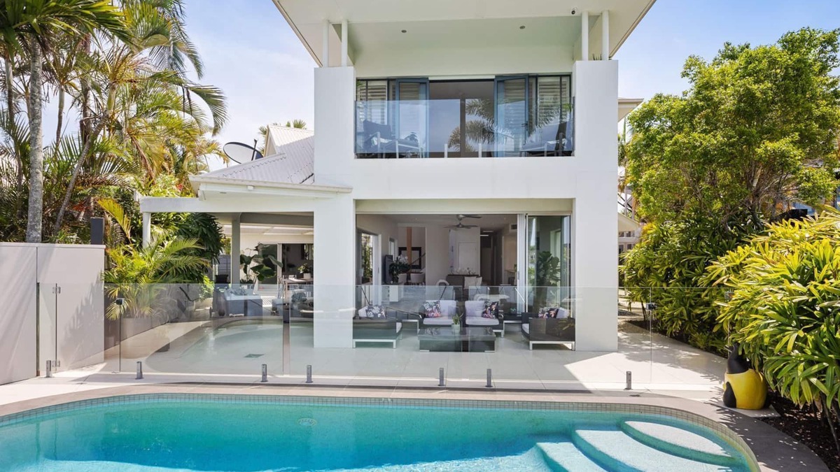 Noosaville House | 59 Shorehaven Dr Noosa Waters