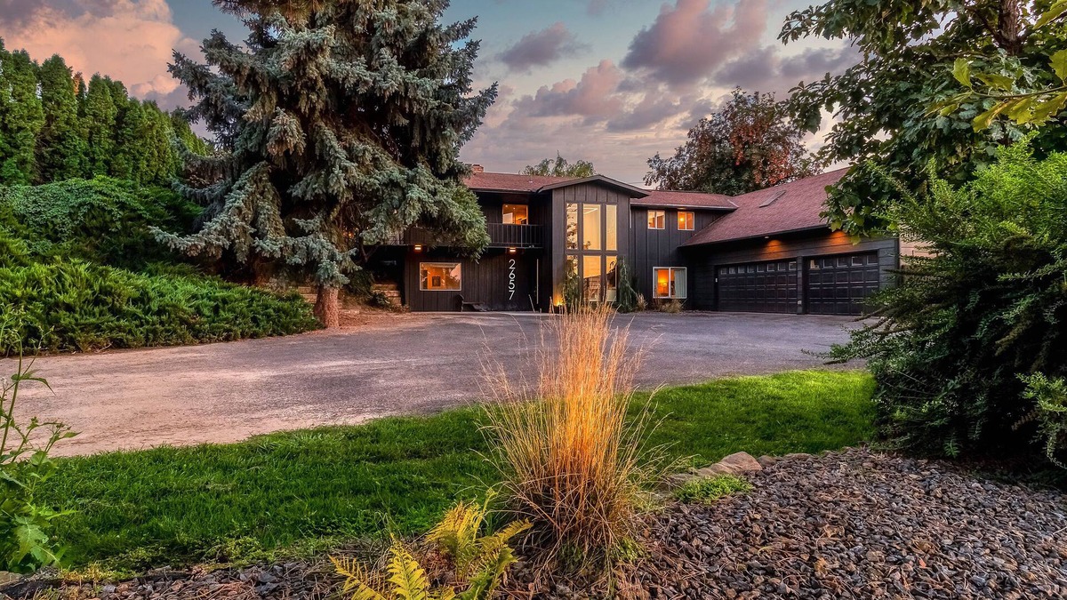 Walla Walla House | 5b/4bath w/Hot tub in Walla Walla Valley!