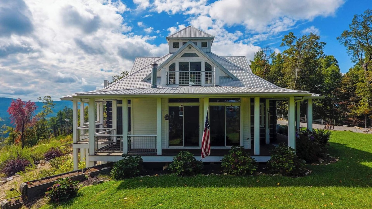 Tellico Plains House | 5BD, 5 Bath - Mountaintop Mansion in the Sky