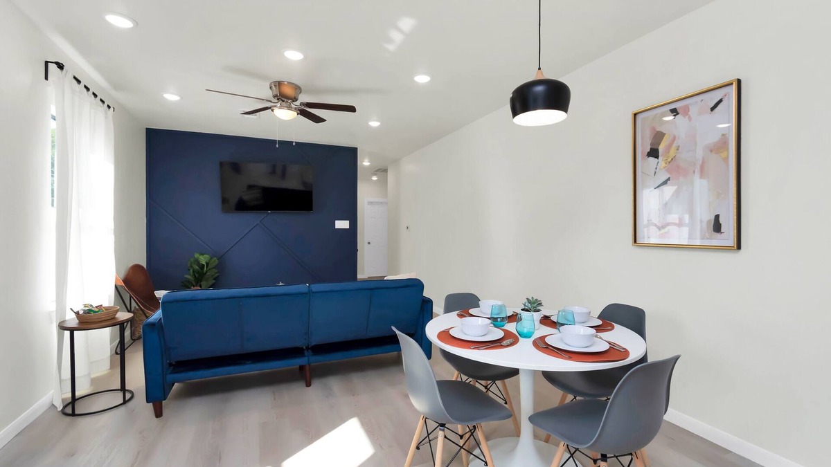 MacGregor House | 5bed 4bath · Centrally Located · Perfect for Group