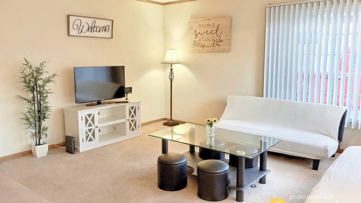 Downey House | 5BR/2BA Spacious 2-Story Pool House + Driveway Parking