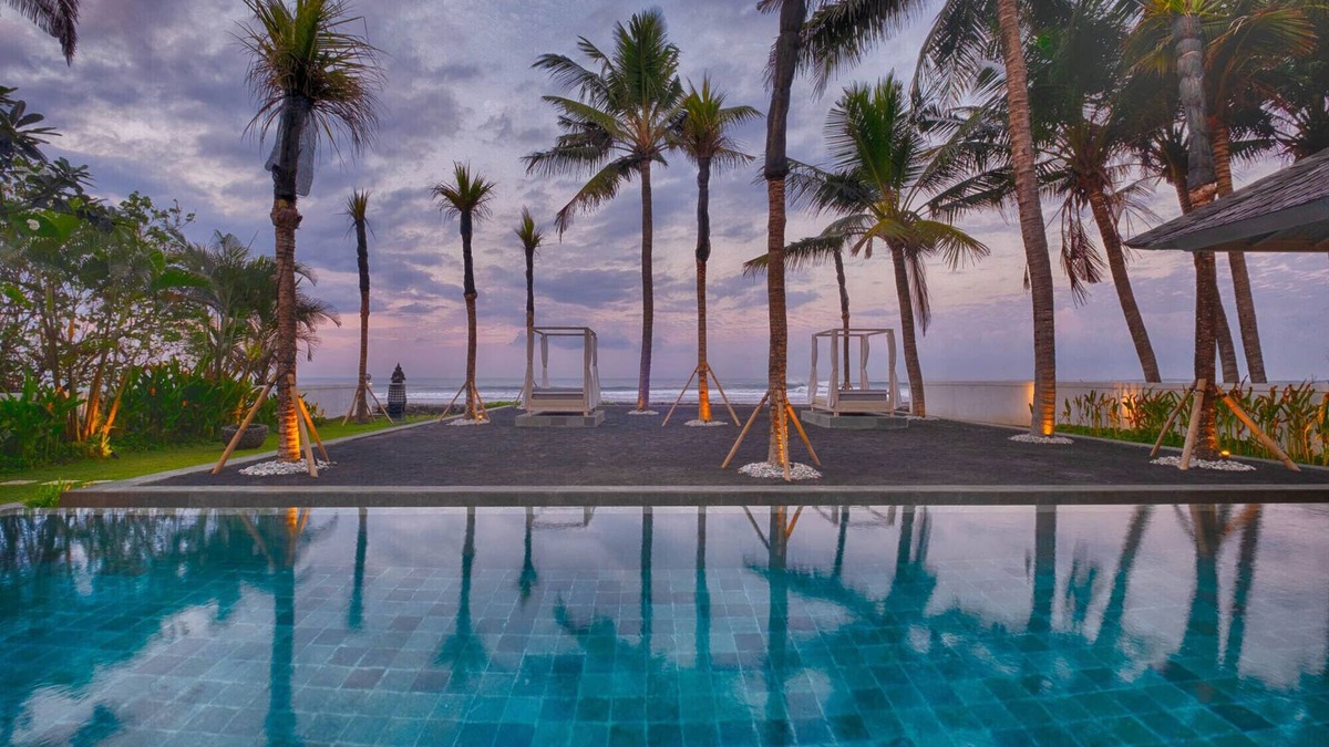 Saba Villa | 5BR Beachfront Villa In Sabah Beach - 6Min Drive To Bali Safari And Marine Park!