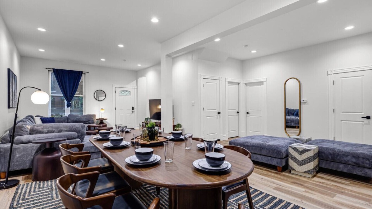 Tower Grove South House | 5BR Family Home with Games, BBQ Grill & Firepit