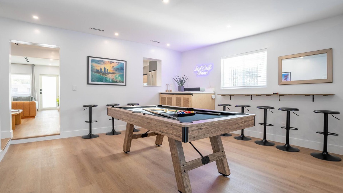 Liberty City House | 5BR HotTub/PoolTable/MiniGolf/7 min to Wynwood