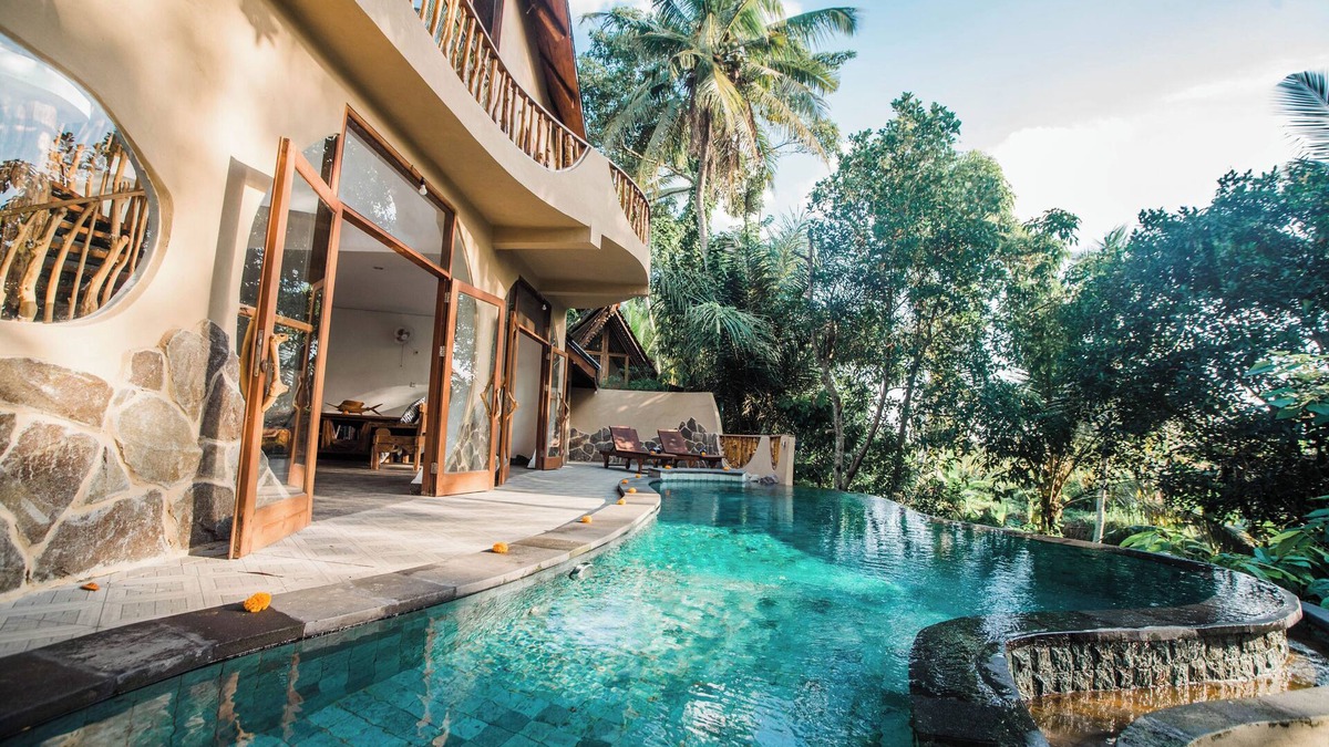 Singakerta Villa | 5BR NAUTILUS TREE HOUSE Private Quiet amid Rice Field and Nature