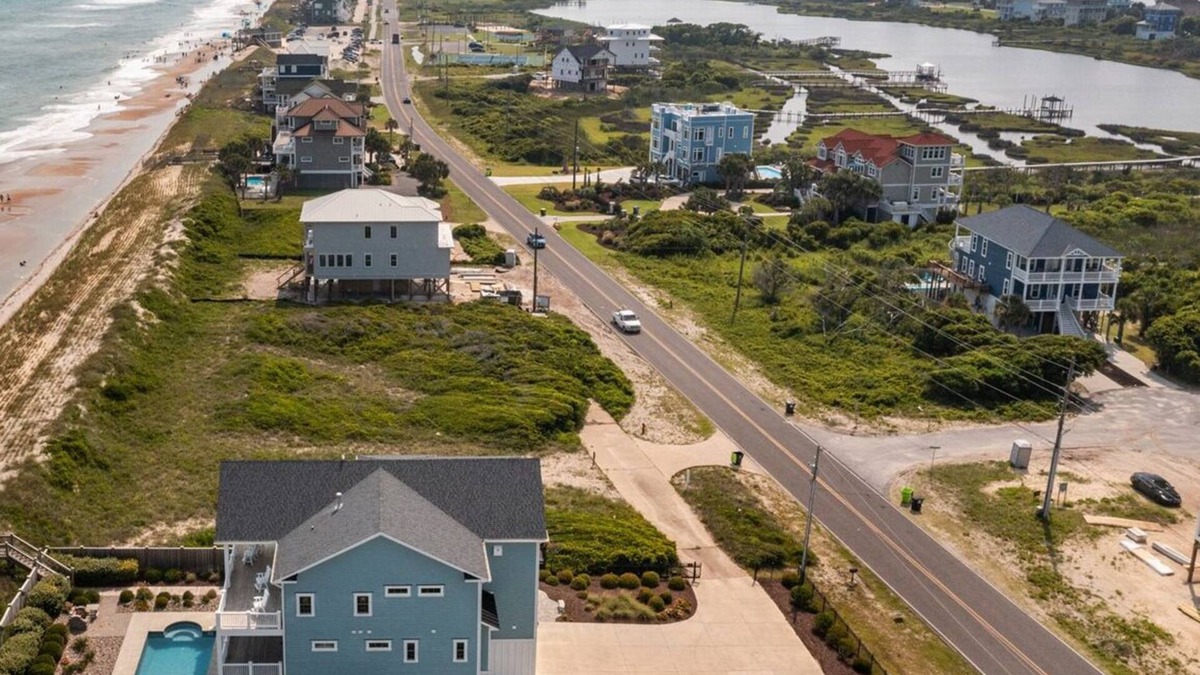 McCutcheon Field House | 5BR Oceanfront House on Topsail Island with Private Pool - Sleeps 14