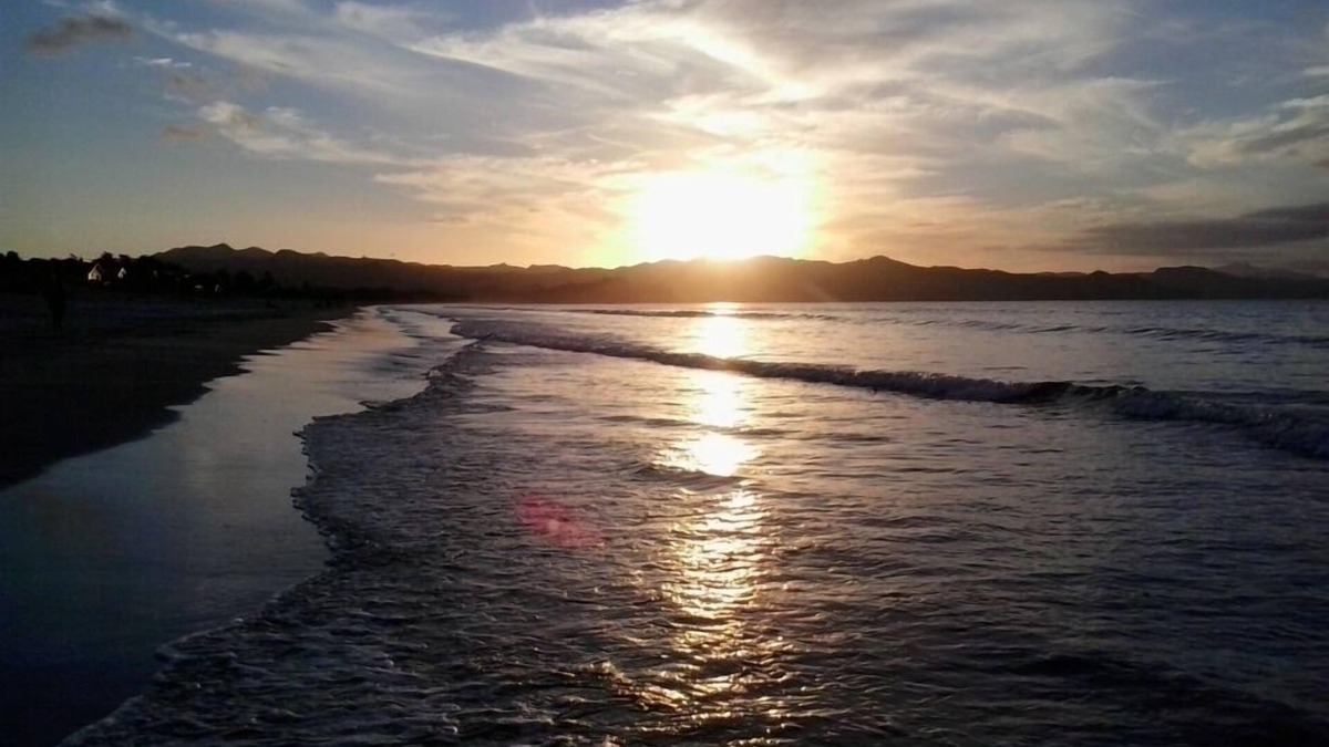 Matarangi Apartment | 5km of stunning silky white sand & crystal water is just a 2 minute walk away