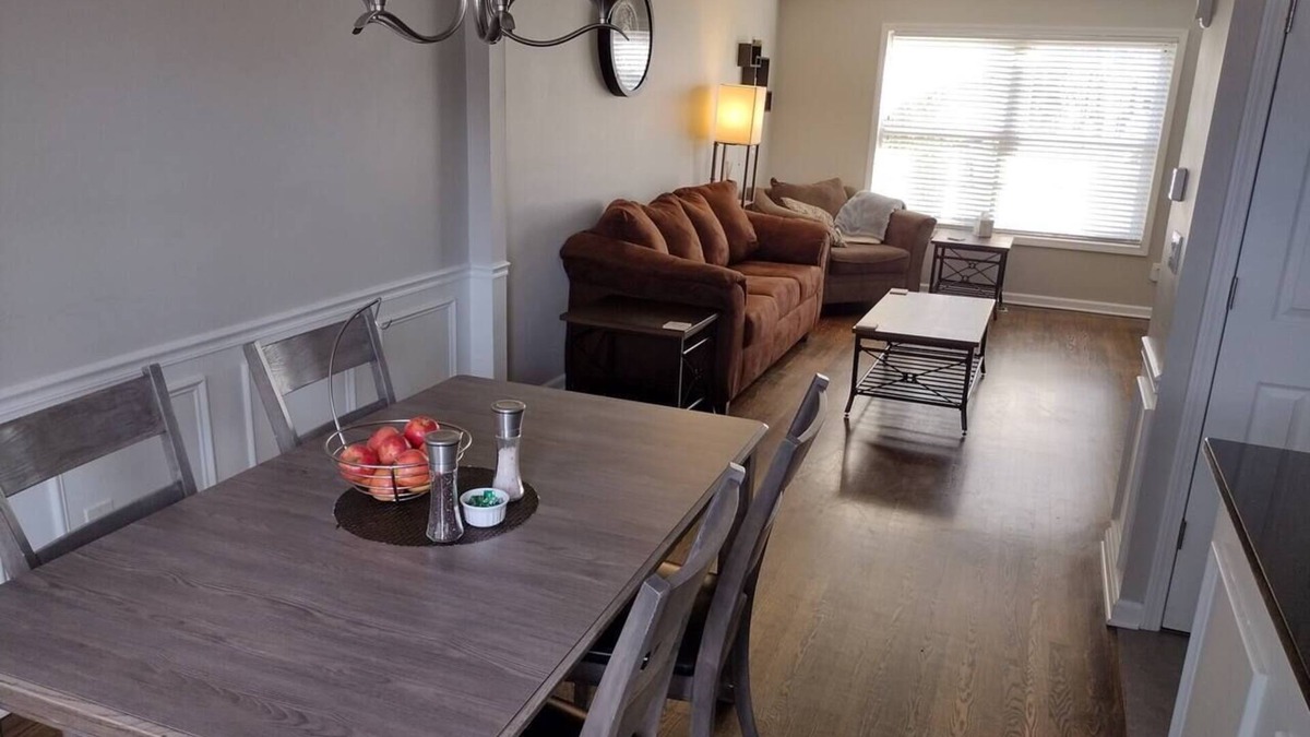 Plymouth House | ★ 5min To Kellogg Park ★ Plymouth ★ Parking ★W/D 8