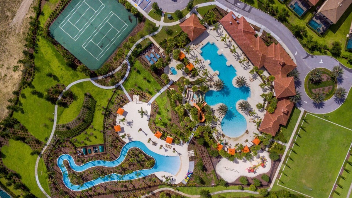 Loughman House | 5Star Resort/Clean and Safe/Mins to Parks/WaterPark/Arcade/Bar/Gym/Golf/AC/WiFi