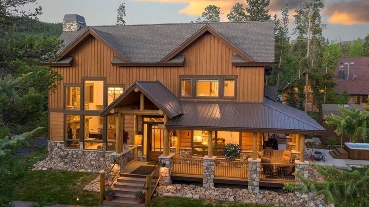 Weisshorn House | 5Stars! "Like Staying at the Ritz!" Luxury in-town Home, Amazing Views & Hot Tub