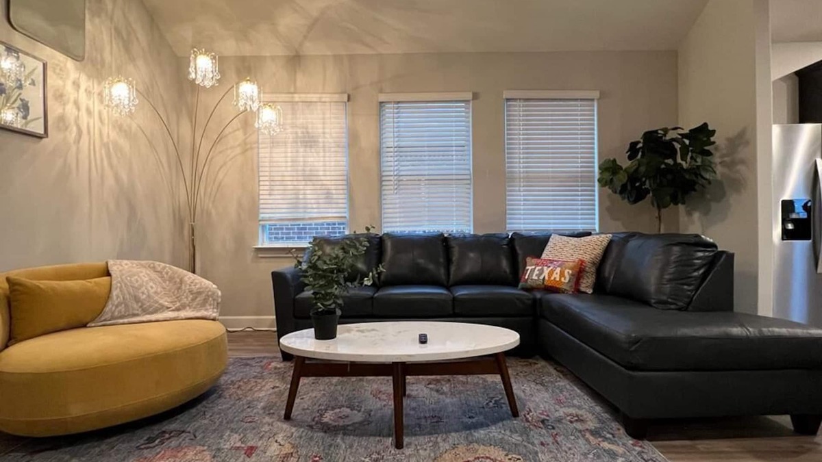 John T White House | 5TVs*75”TV*Fort Worth*Arlington*4Bedroom*King Bed