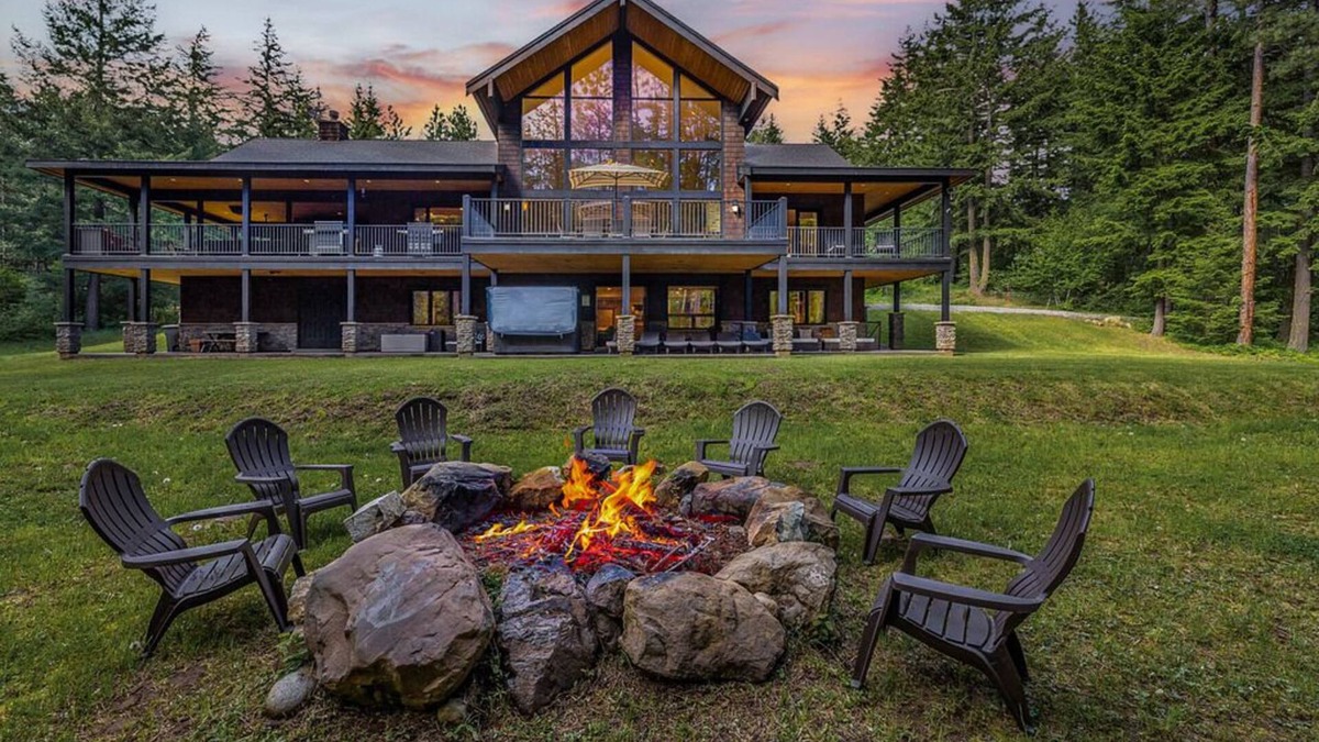 Ronald House | 6,200sqft Dream Mountain Home + Fall Savings 3+ Nights