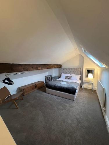 Erdington House | 6 bed house - 12 minutes to City Centre