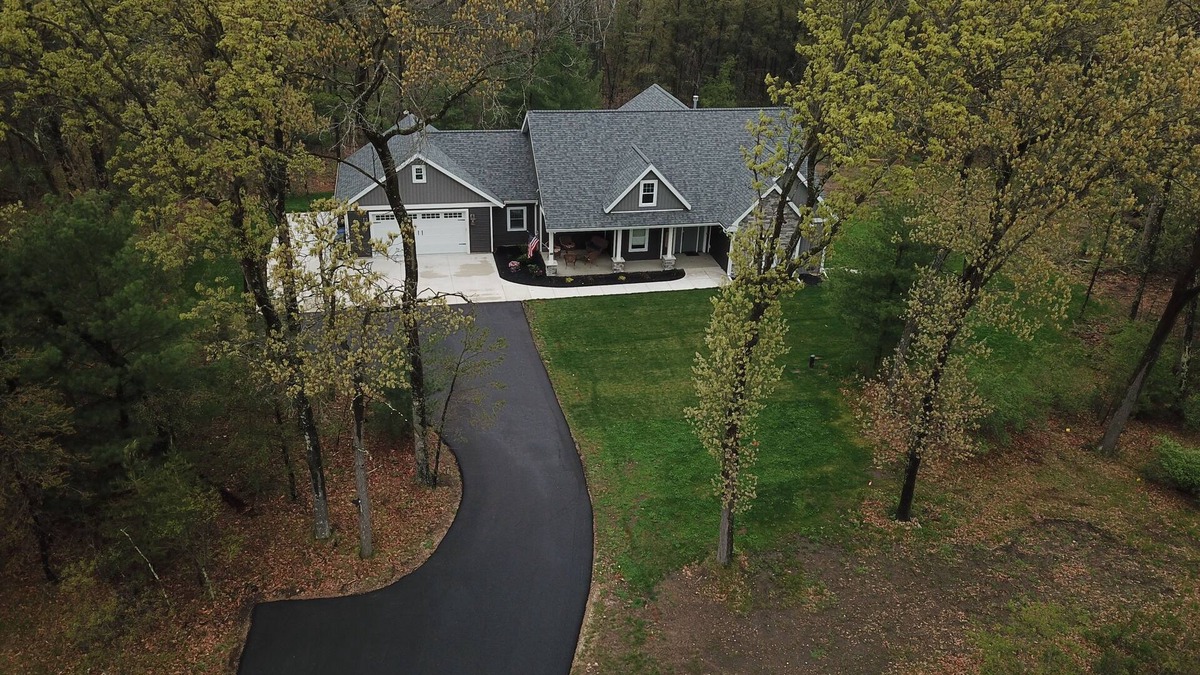 Wisconsin Dells House | 6-bedroom, 4-bathroom home on 5 acres in Wisconsin Dells
